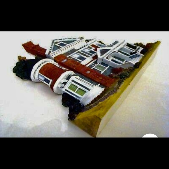 Victorian House Sculpted Wall Art - Picture 2 of 5